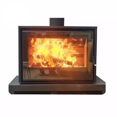 家の現代屋内支えがない木燃焼ストーブの木製のヒーターの暖炉